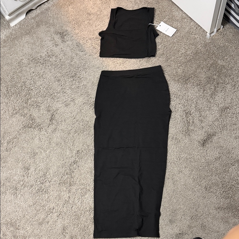 Women’s Black Skirt Set - Two-Piece Crop Top & Maxi Skirt - Picture 2 of 4